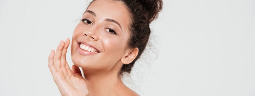 Beauty strategy post-estate: biostimolazione con idrossiapatite di calcio e skincare