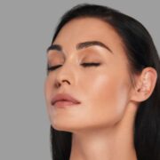 Idrossiapatite di calcio e idratazione profonda: un approccio full face